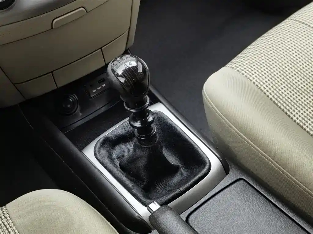 HYUNDAI CELESTA 2012