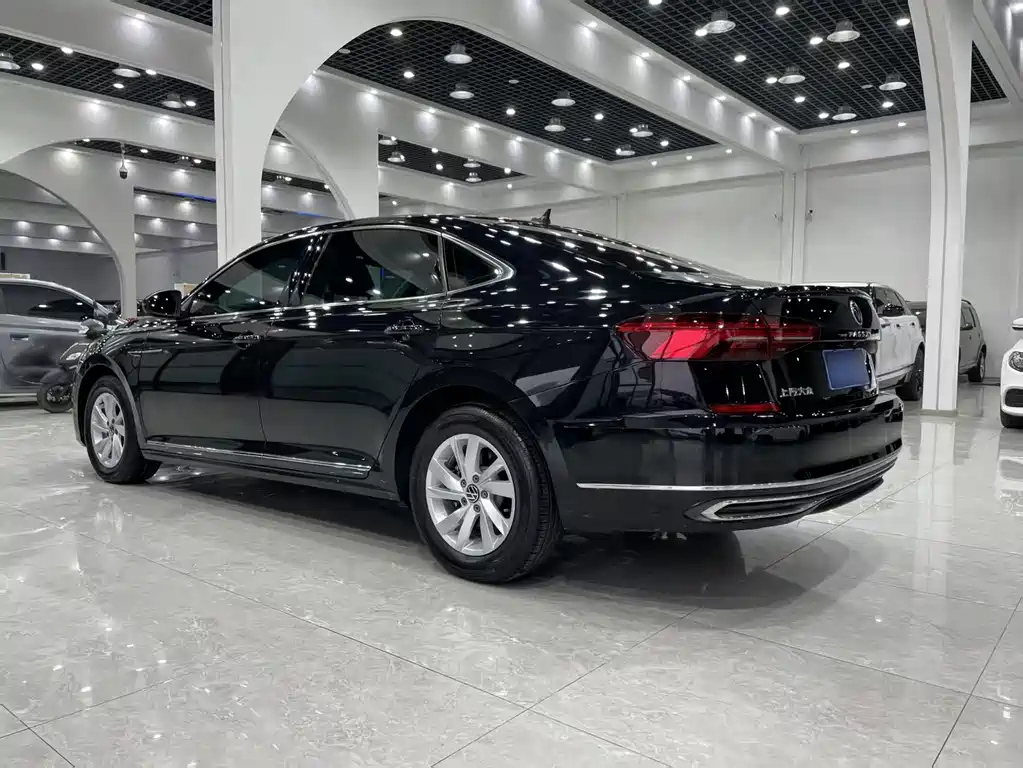 VOLKSWAGEN PASSAT 2021
