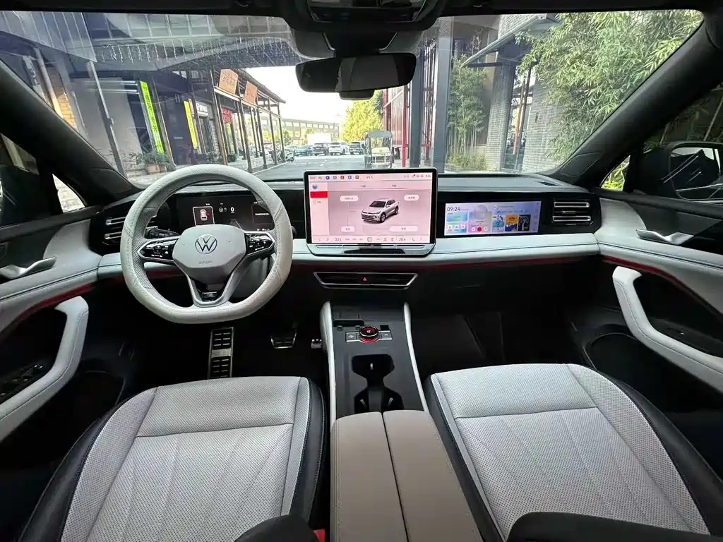 VOLKSWAGEN TIGUAN L 2025