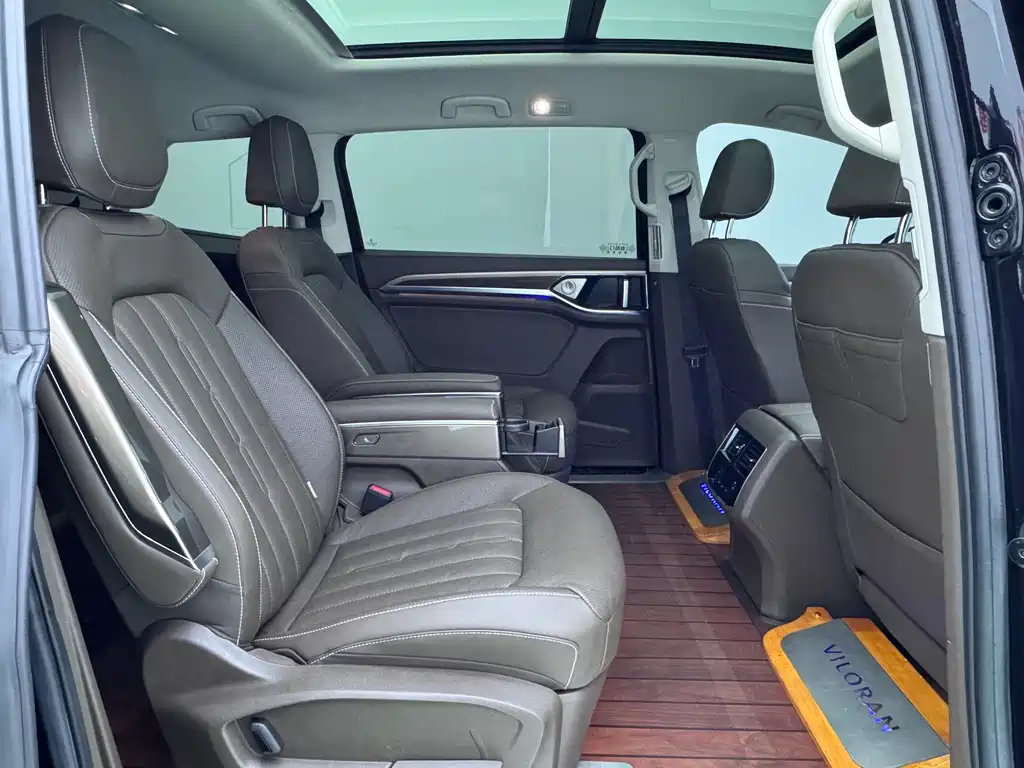 VOLKSWAGEN VILORAN 2021