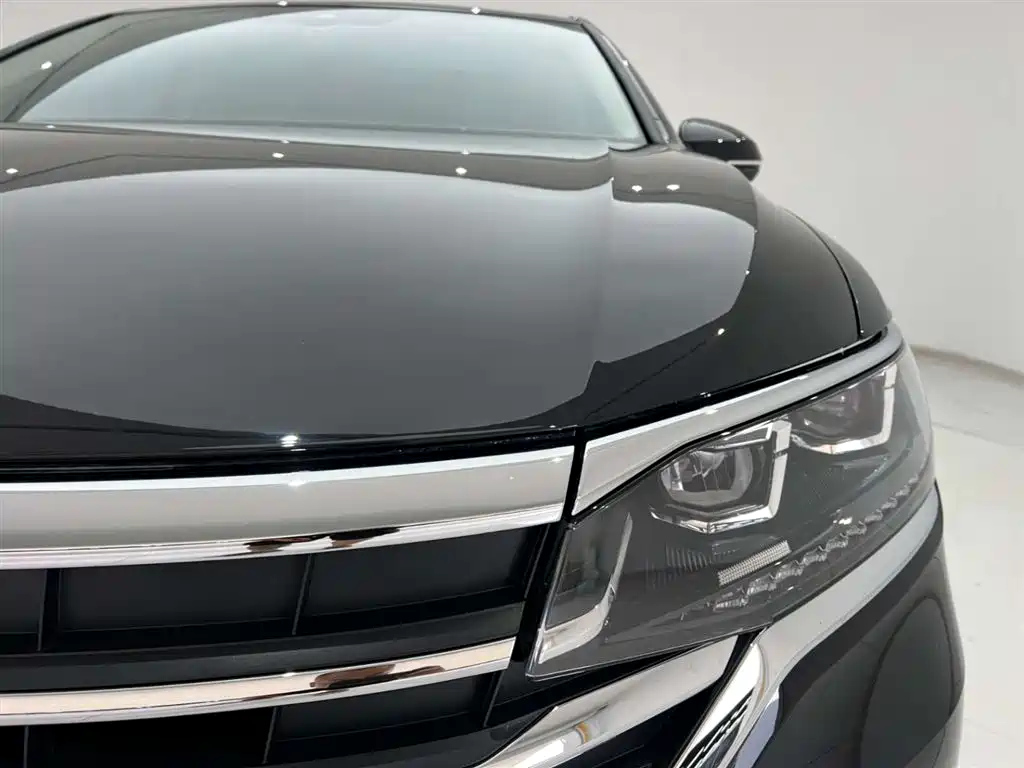 VOLKSWAGEN VILORAN 2024