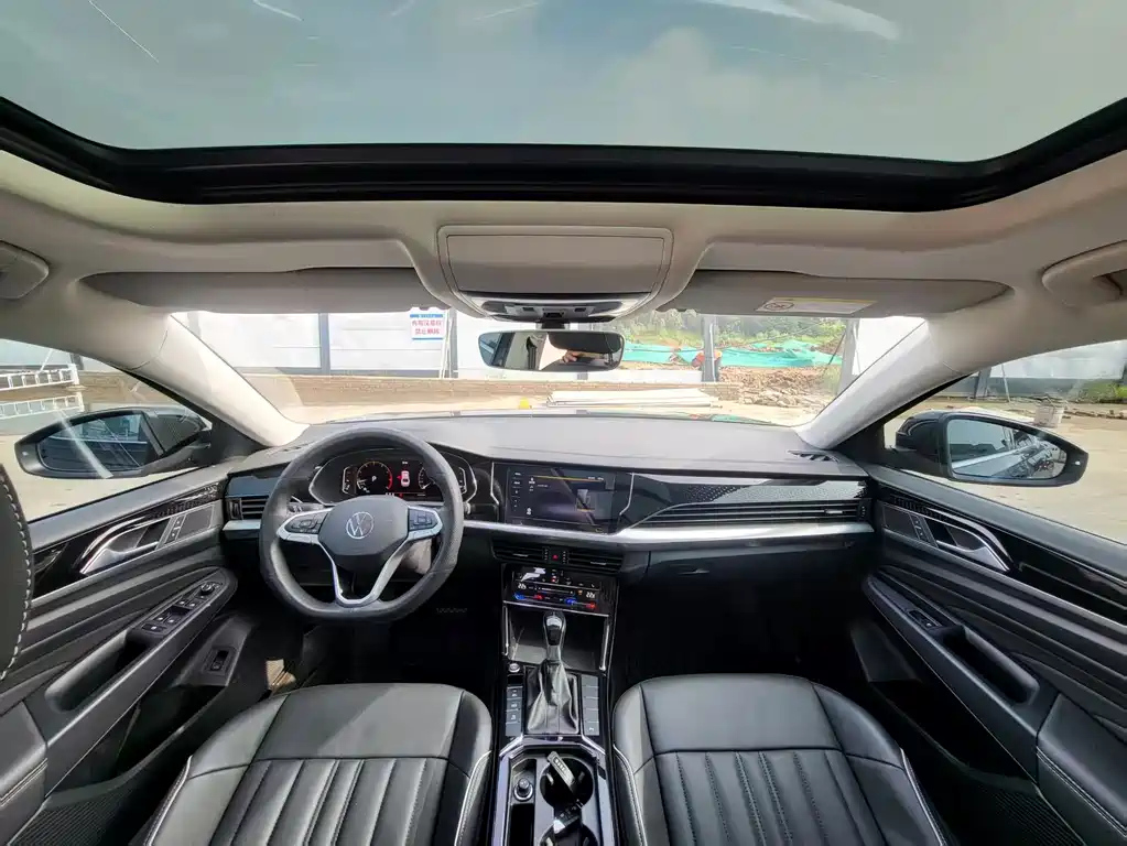 VOLKSWAGEN PASSAT 2022