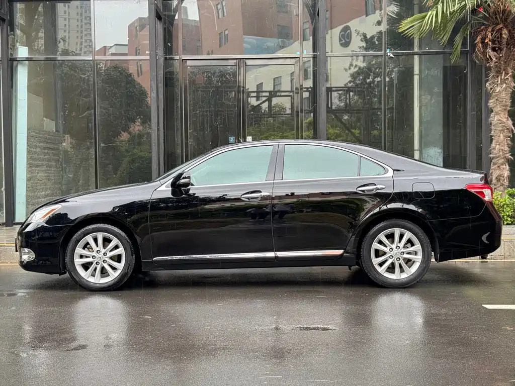 LEXUS ES 2010