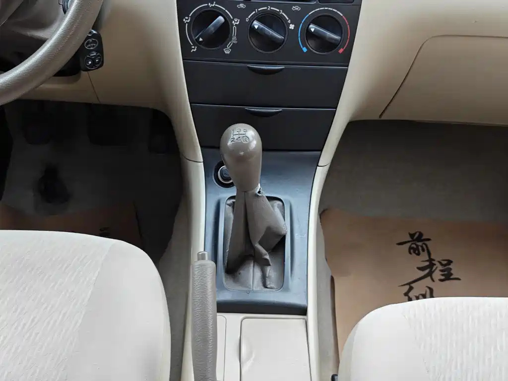 TOYOTA COROLLA 2011