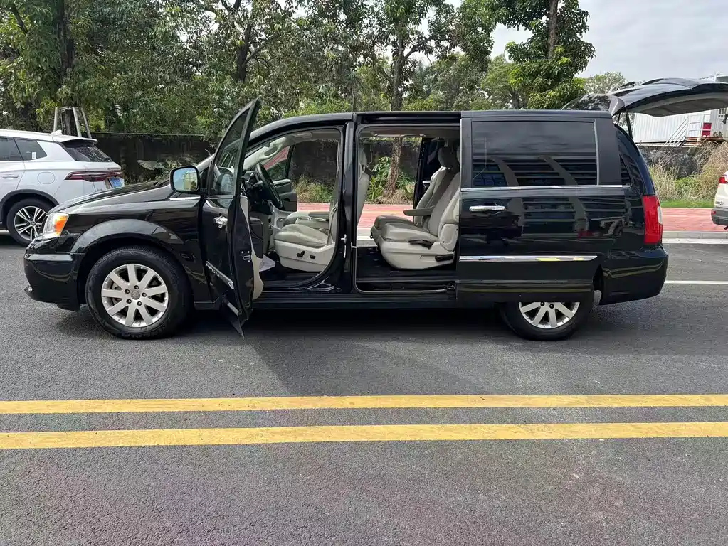 CHRYSLER BIG 捷龙 IMPORT 2015