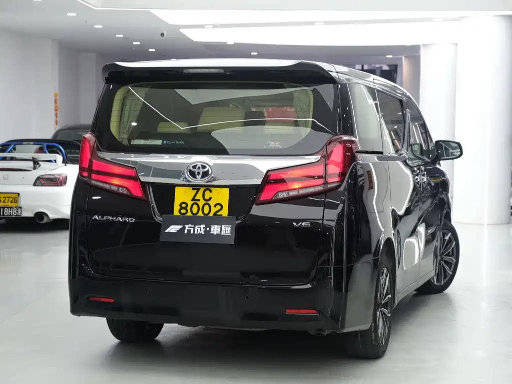 TOYOTA ALPHARD 2018