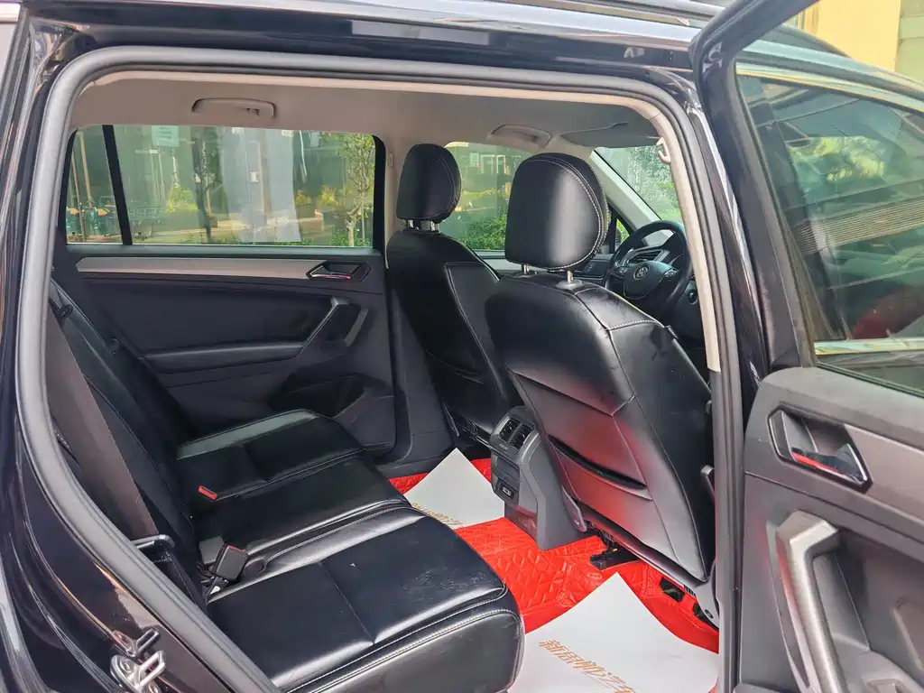 VOLKSWAGEN TIGUAN L 2017