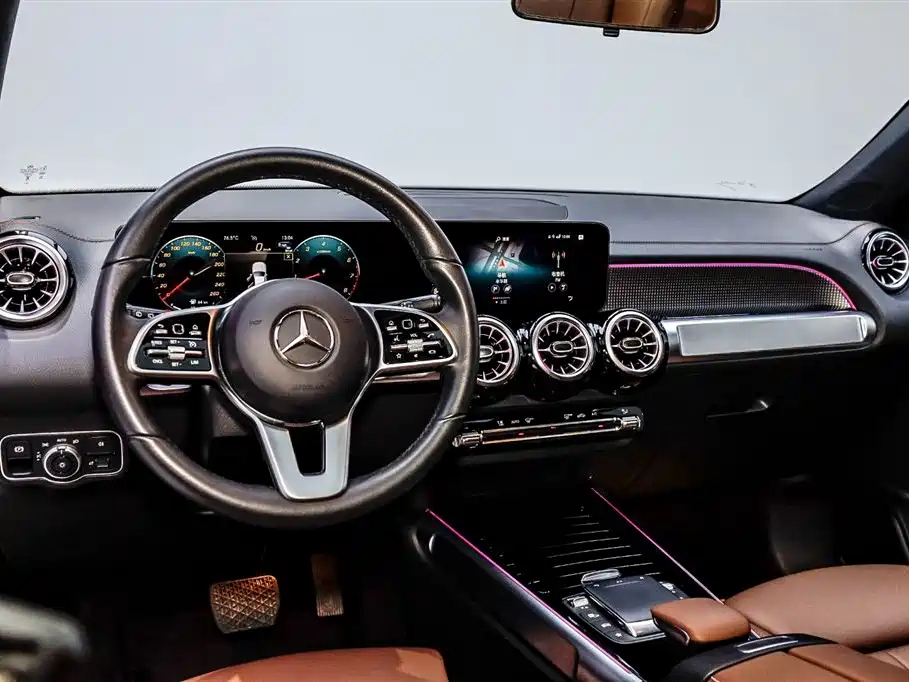 MERCEDES BENZ GLB 2023