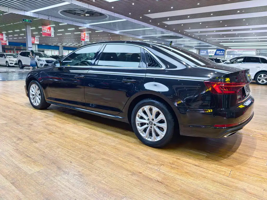 AUDI A4L 2019