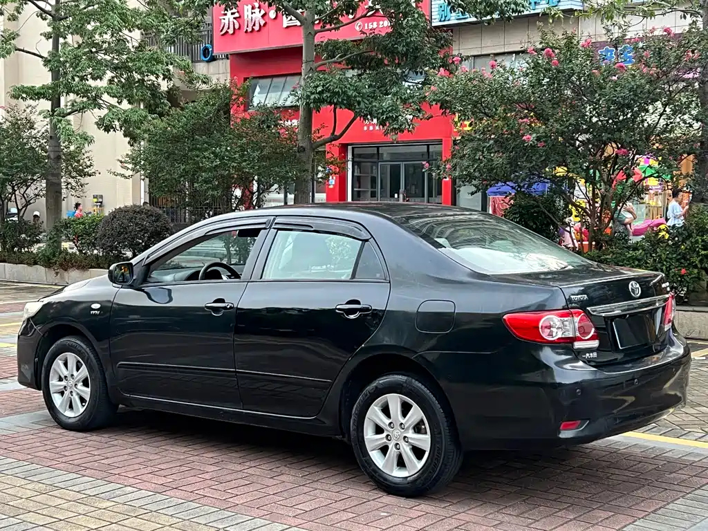 TOYOTA COROLLA 2012