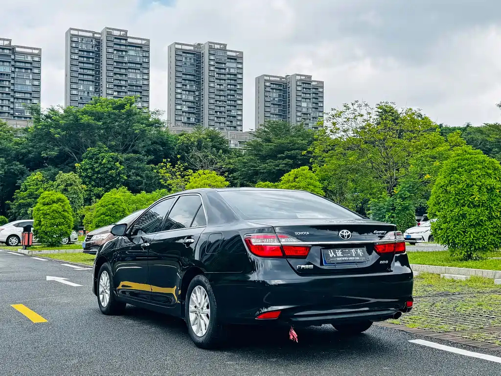 TOYOTA CAMRY 2015