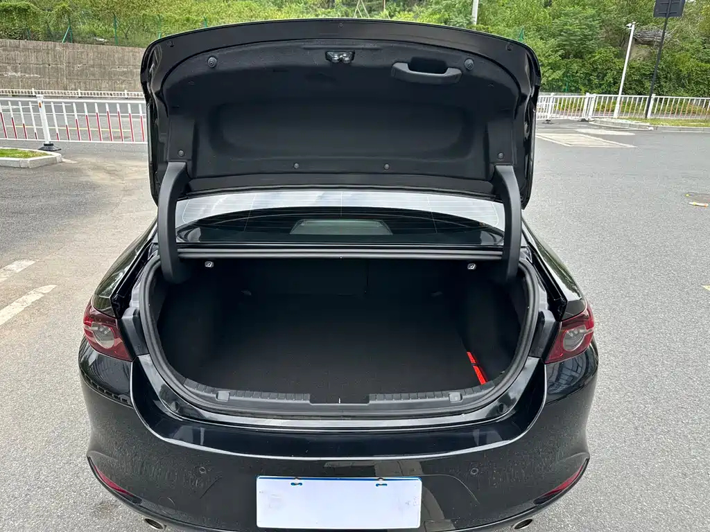 MAZDA 3 AXELA 2023