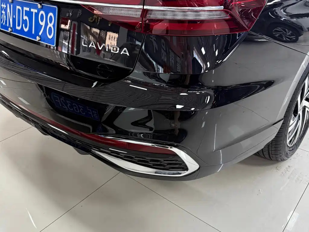 VOLKSWAGEN LAVIDA 2024