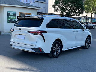 TOYOTA GRANVIA  2023 YEAR 2.5L HYBRID DELUXE EDITION 2023