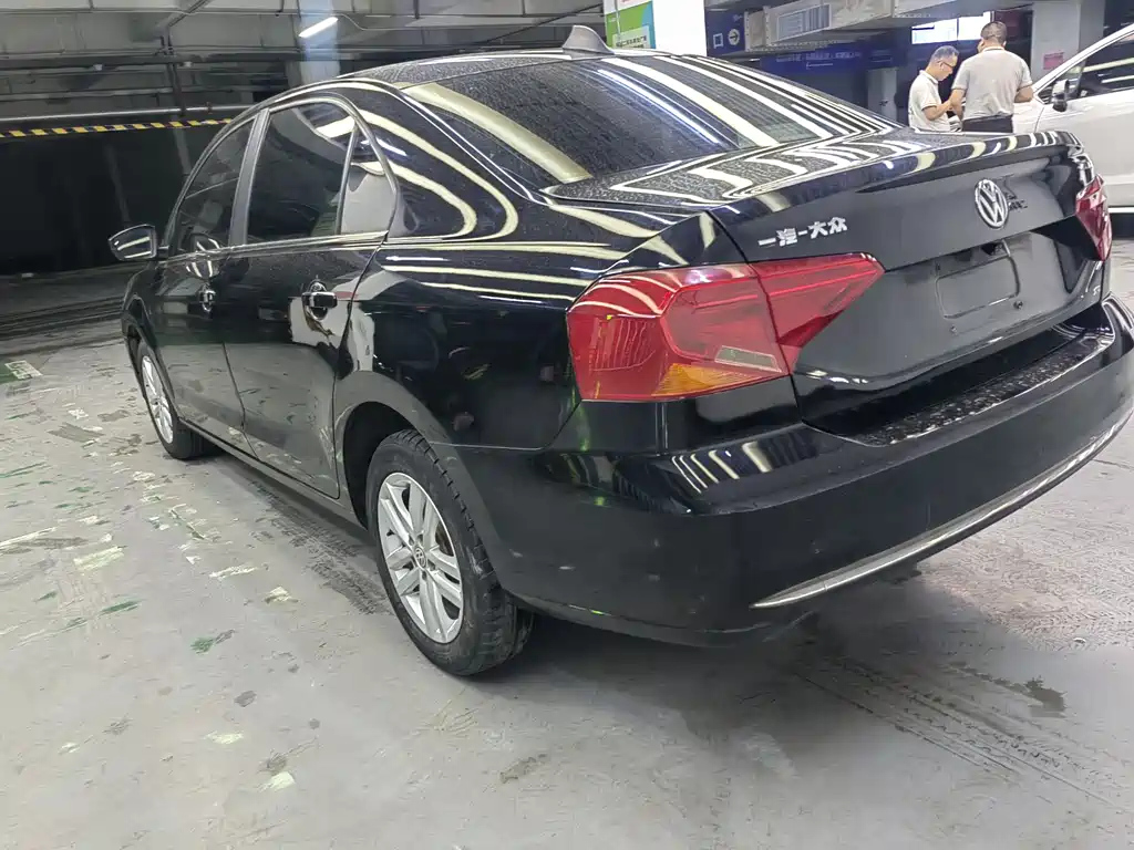VOLKSWAGEN JETTA 2017