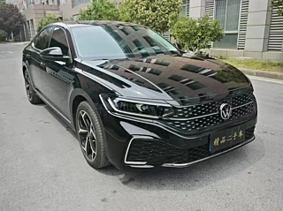 VOLKSWAGEN PASSAT 2024