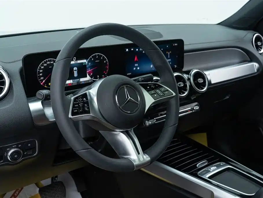 MERCEDES BENZ GLB 2024