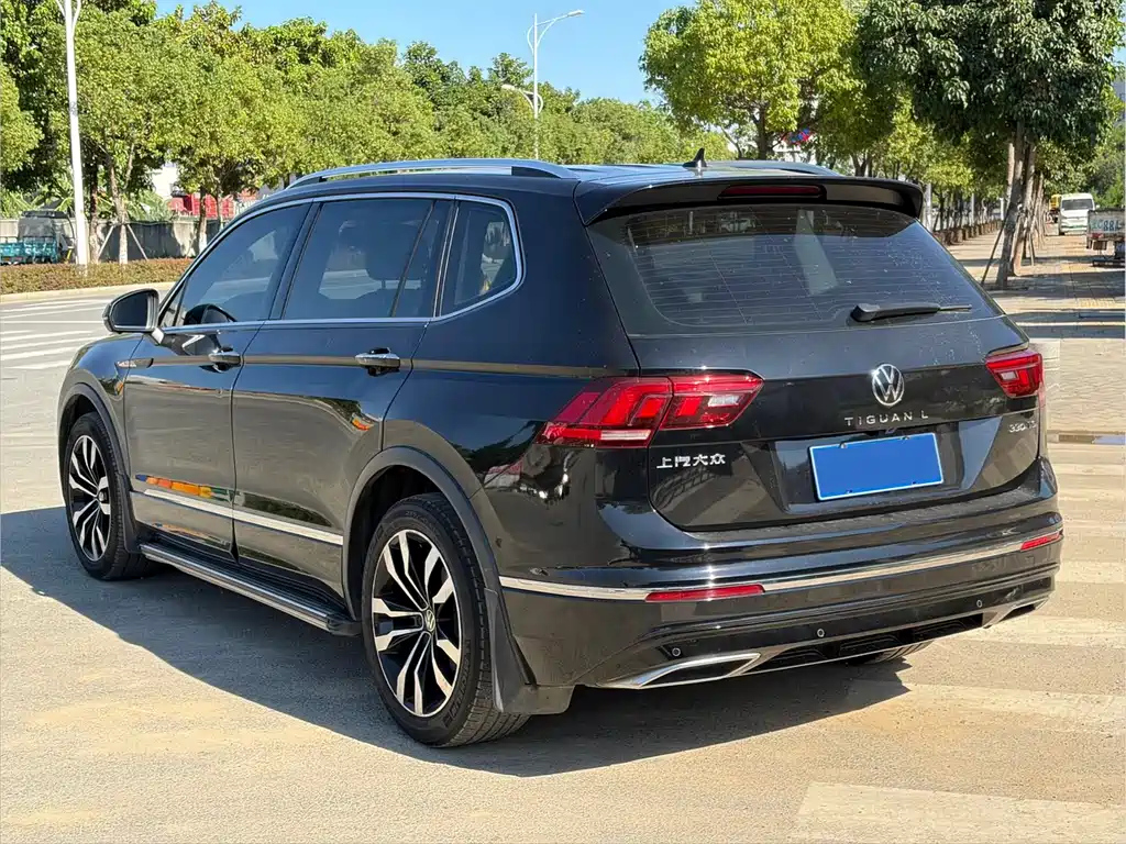 VOLKSWAGEN TIGUAN L 2021