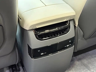 ZEEKR 009 2024 YEAR SEATS EDITION 108KWH 2024