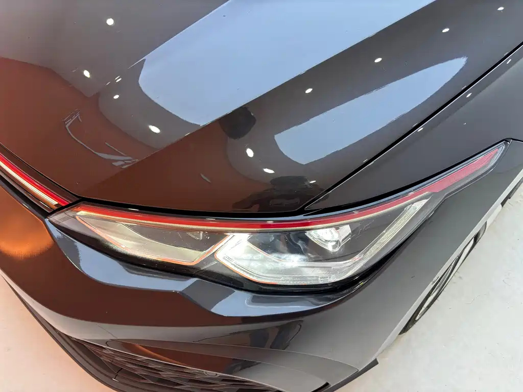 VOLKSWAGEN GOLF GTI 2021