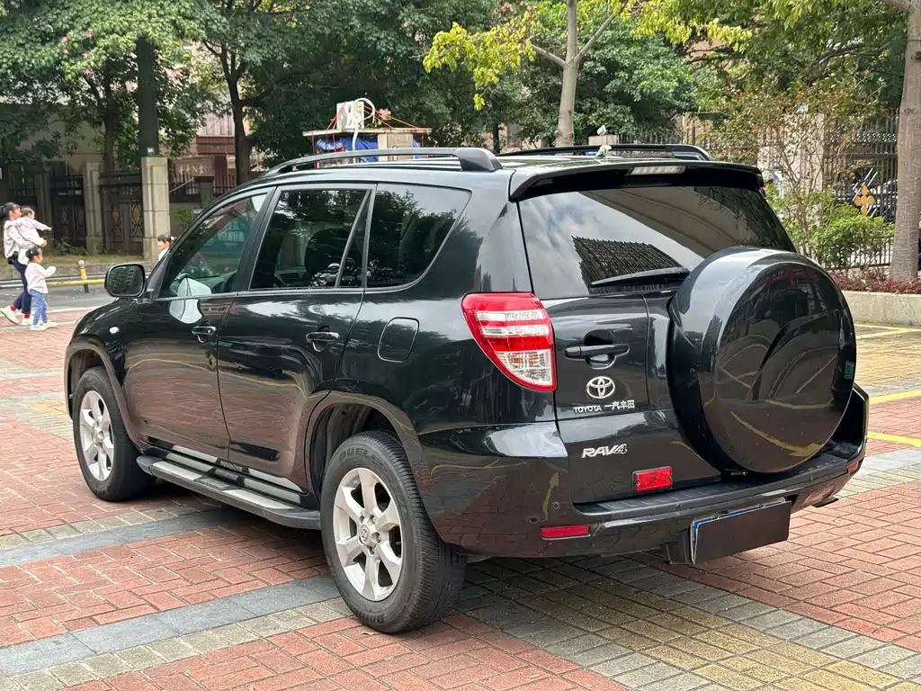 TOYOTA RAV4 RONGFANG 2011