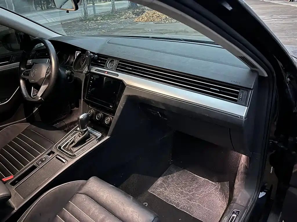 VOLKSWAGEN MAGOTAN 2022