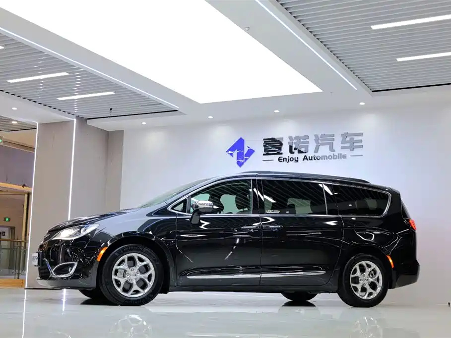 CHRYSLER OTHER 2017
