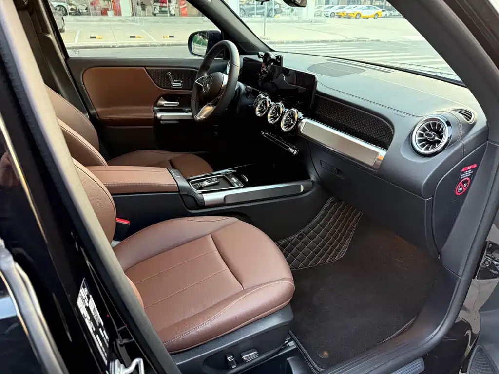 MERCEDES BENZ GLB 2025