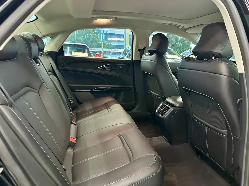 FORD TAURUS 2018