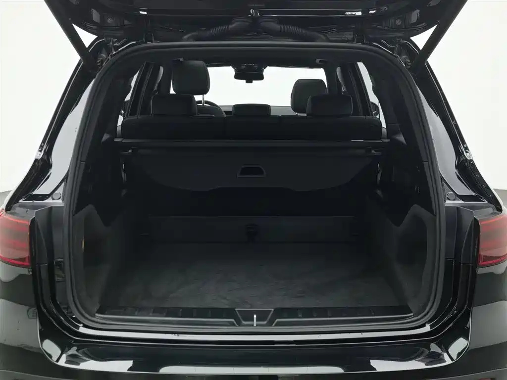 MERCEDES BENZ GLB 2024