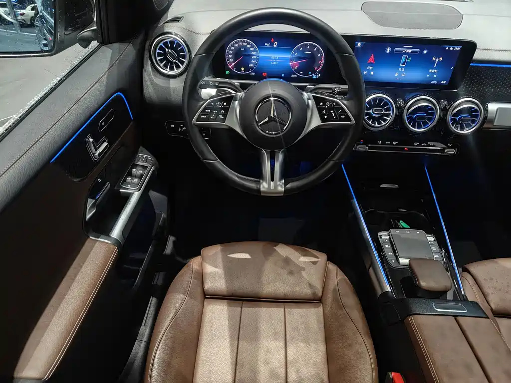 MERCEDES BENZ GLB 2023