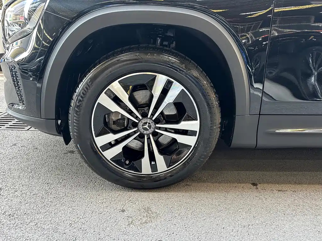 MERCEDES BENZ GLB 2024