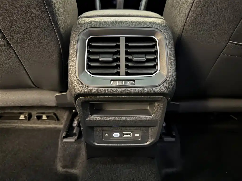 VOLKSWAGEN TIGUAN L 2024