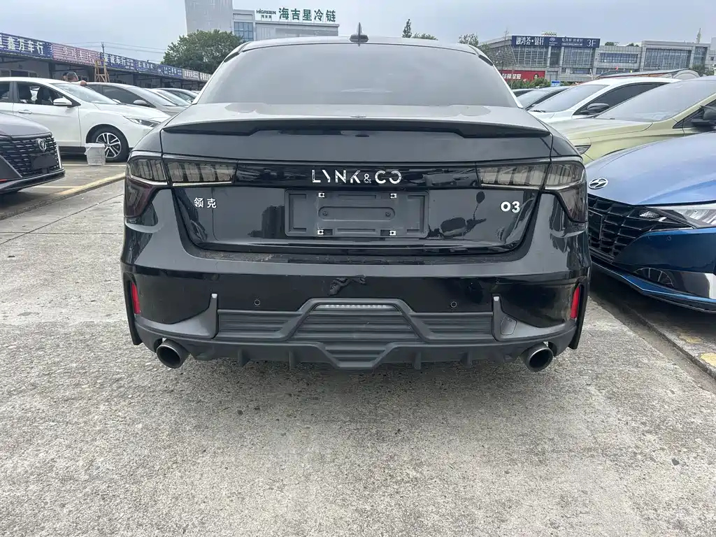 LYNK&CO 03 2018