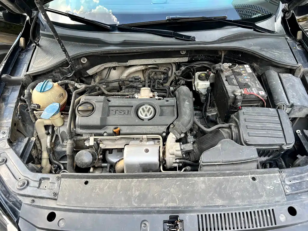 VOLKSWAGEN PASSAT 2014