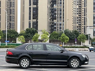SKODA SUPERB 2013