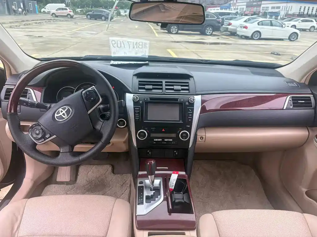 TOYOTA CAMRY 2012