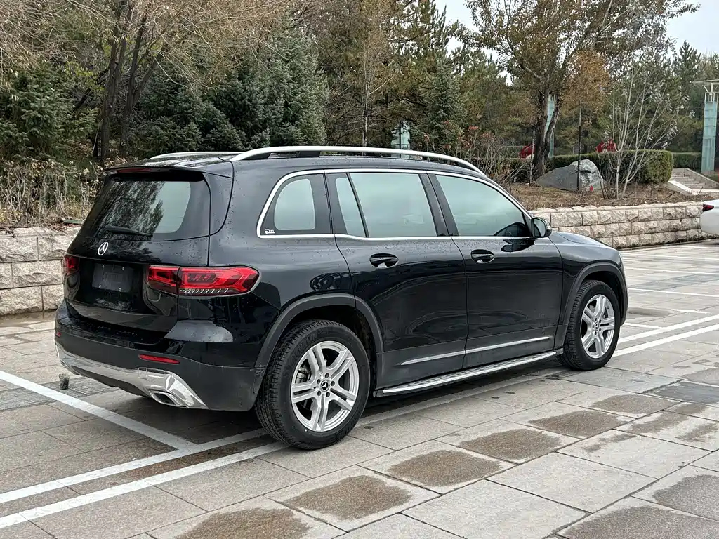 MERCEDES BENZ GLB 2023