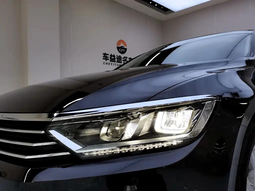 VOLKSWAGEN MAGOTAN 2018