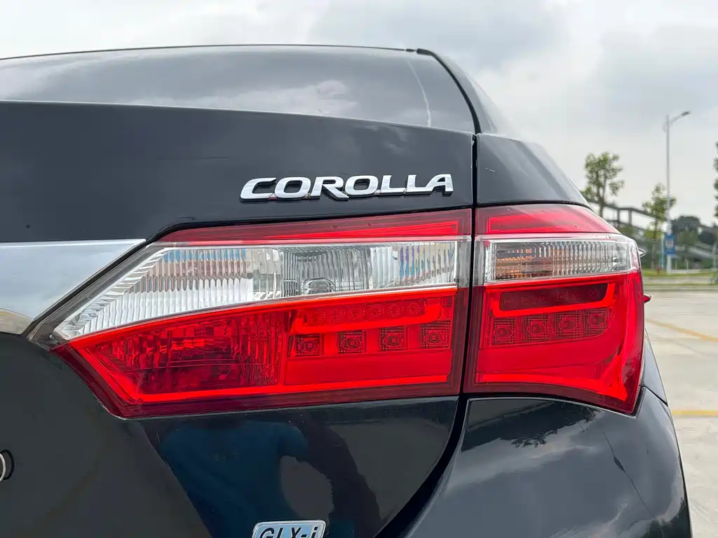 TOYOTA COROLLA 2015
