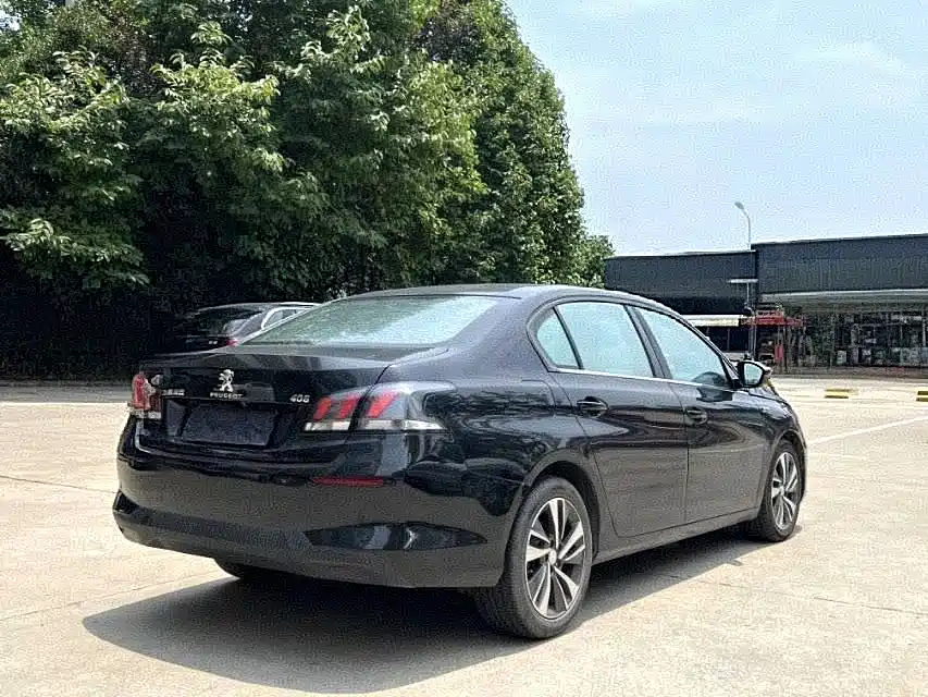 PEUGEOT 408 2019