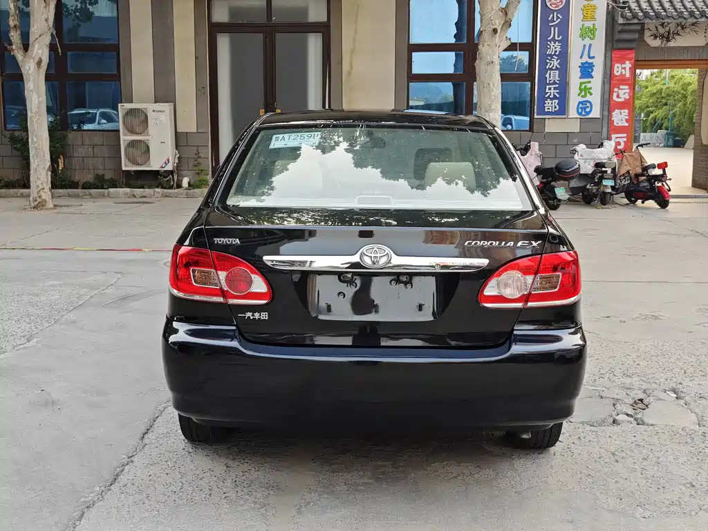 TOYOTA COROLLA 2011