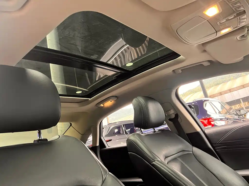 FORD TAURUS 2018