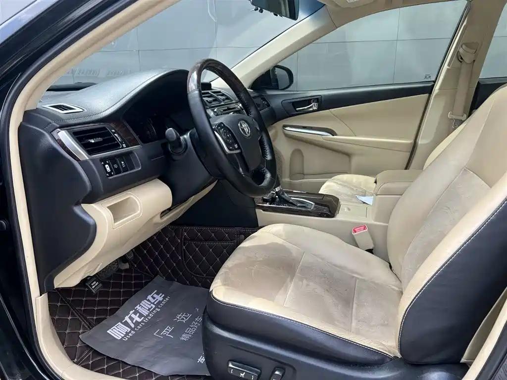 TOYOTA CAMRY 2016