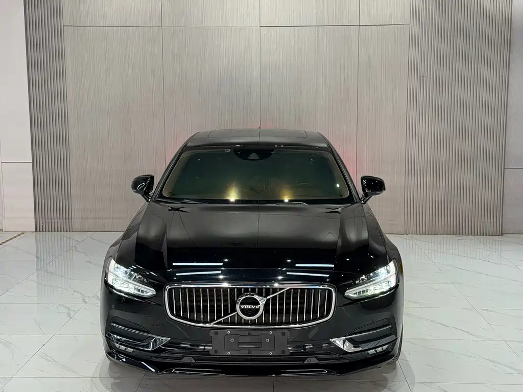 VOLVO S90 2019