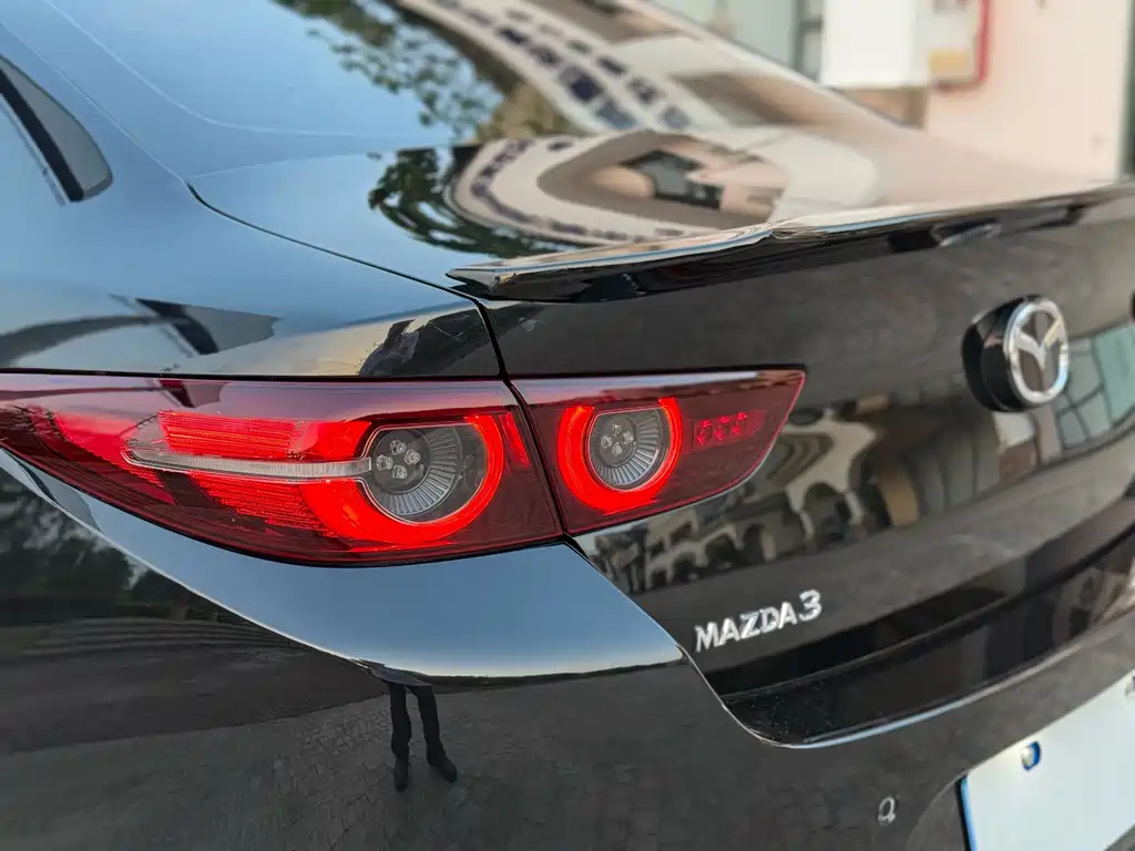 MAZDA 3 AXELA 2023