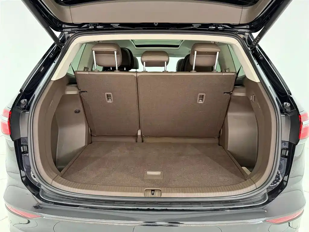 VOLKSWAGEN VILORAN 2024