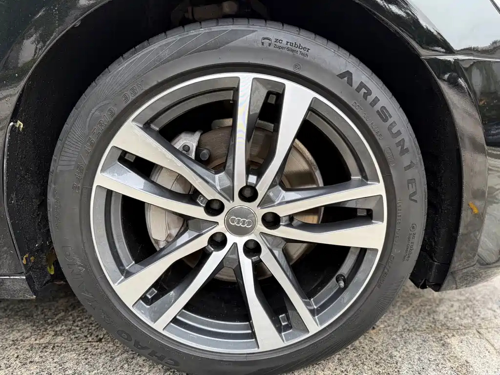 AUDI A6L 2019