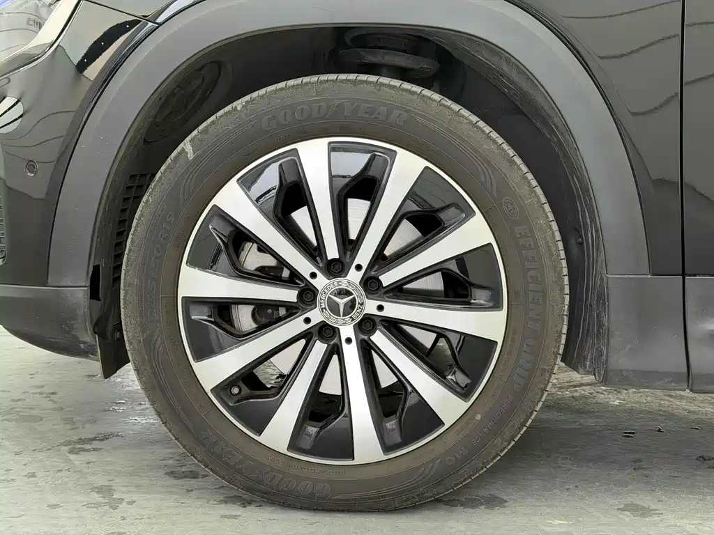 MERCEDES BENZ GLB 2025