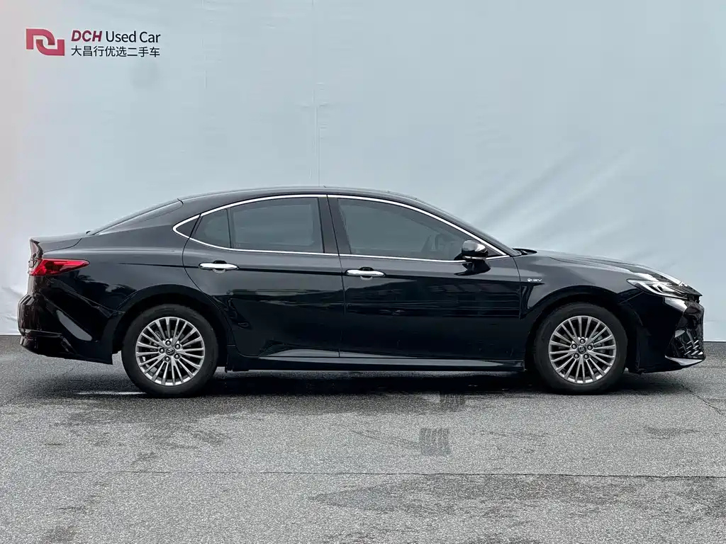 TOYOTA CAMRY 2024